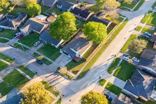 1102 Ashdale Dr, Sugar Land, TX 77498 - Photo 29