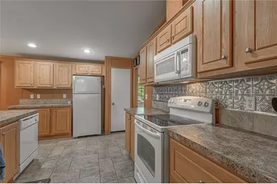 221 Chestnut Bend, Huntsville, TX 77320 - Photo 11