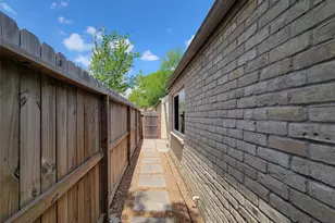 11811 Poplar Creek Dr, Houston, TX 77077 - Photo 35