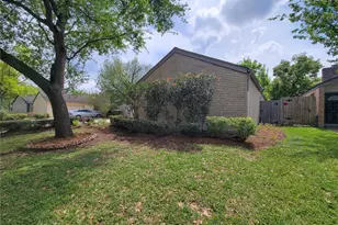 11811 Poplar Creek Dr, Houston, TX 77077 - Photo 3