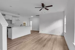 8629 Homewood Ln, Houston, TX 77028 - Photo 7