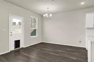 2210 Timberland Country Ct, Conroe, TX 77304 - Photo 9
