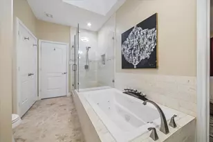 1016 Fleetwood Pl Dr, Houston, TX 77079 - Photo 17