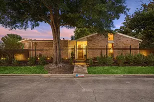 1016 Fleetwood Pl Dr, Houston, TX 77079 - Photo 1