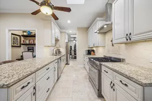 1016 Fleetwood Pl Dr, Houston, TX 77079 - Photo 11