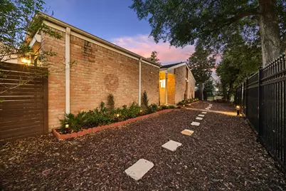 1016 Fleetwood Place Drive, Houston, TX 77079 - Photo 31