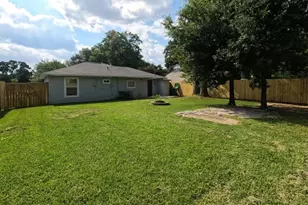 6235 Sherwood Dr, Houston, TX 77021 - Photo 7