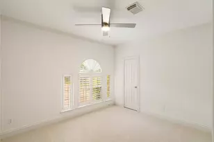 4746 Post Oak Timber Dr, Houston, TX 77056 - Photo 25