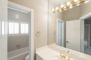 4746 Post Oak Timber Dr, Houston, TX 77056 - Photo 33