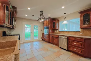 321 21st Ave N, Texas City, TX 77590 - Photo 11