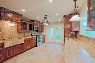 321 21st Ave N, Texas City, TX 77590 - Photo 15