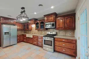 321 21st Ave N, Texas City, TX 77590 - Photo 13