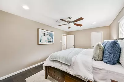 10902 Braewick Drive, Houston, TX 77096 - Photo 15