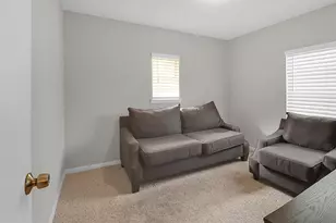 110 S 9th St, Highlands, TX 77562 - Photo 15