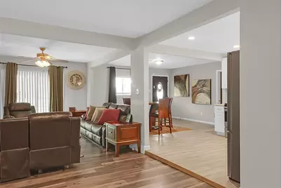 110 S 9th Street, Highlands, TX 77562 - Photo 7