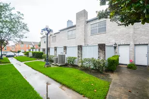 664 Wilcrest Dr, Houston, TX 77042 - Photo 3