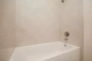 664 Wilcrest Dr, Houston, TX 77042 - Photo 15