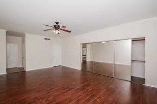 664 Wilcrest Dr, Houston, TX 77042 - Photo 9