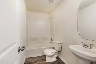 8205 Garfield St, Houston, TX 77029 - Photo 17