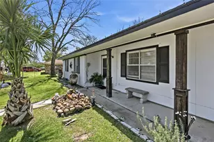 411 N Commerce St, Madisonville, TX 77864 - Photo 3