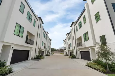 8704 Ojeman Villas Drive, Houston, TX 77055 - Photo 3