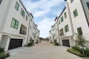 8704 Ojeman Villas Dr, Houston, TX 77055 - Photo 3