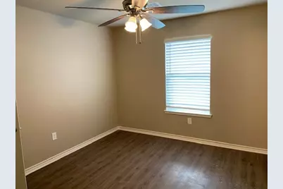 1753 E Henderson Rd, Angleton, TX 77515 - Photo 3