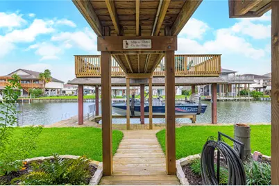 362 Ling, Bayou Vista, TX 77563 - Photo 9