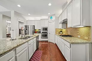 62 W Tapestry Park Cir, The Woodlands, TX 77381 - Photo 15
