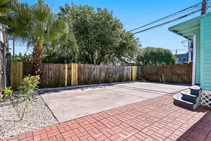 2010 Rosenberg St, Galveston, TX 77550 - Photo 45