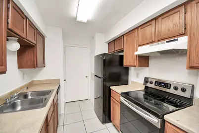 9700 Leawood Boulevard #1205, Houston, TX 77099 - Photo 15