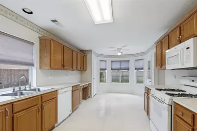 6811 Shelby Oaks Drive, Richmond, TX 77407 - Photo 3