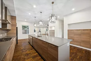 2106 Nina Lee Ln, Houston, TX 77018 - Photo 11