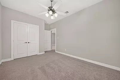 9 W Oaks Drive, Houston, TX 77058 - Photo 39