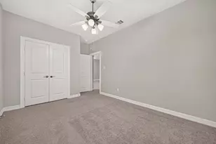 9 W Oaks Dr, Houston, TX 77058 - Photo 39