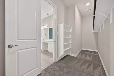 9 W Oaks Drive, Houston, TX 77058 - Photo 33