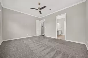 9 W Oaks Dr, Houston, TX 77058 - Photo 27