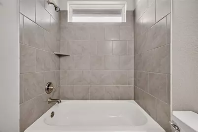 9 W Oaks Drive, Houston, TX 77058 - Photo 41
