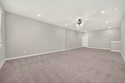 9 W Oaks Drive, Houston, TX 77058 - Photo 37