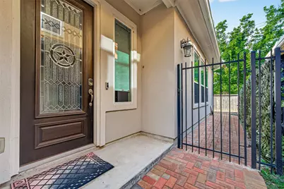 9 W Oaks Drive, Houston, TX 77058 - Photo 7
