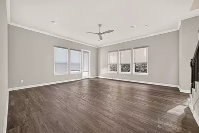 9 W Oaks Drive, Houston, TX 77058 - Photo 15