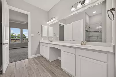 9 W Oaks Drive, Houston, TX 77058 - Photo 31