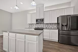 9 W Oaks Dr, Houston, TX 77058 - Photo 21
