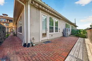 9 W Oaks Dr, Houston, TX 77058 - Photo 45