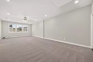 9 W Oaks Dr, Houston, TX 77058 - Photo 11