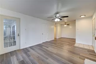 2110 Wilcrest Dr, Houston, TX 77042 - Photo 37