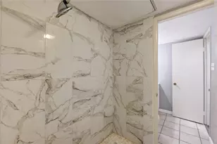 2110 Wilcrest Dr, Houston, TX 77042 - Photo 19