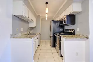 2110 Wilcrest Dr, Houston, TX 77042 - Photo 11