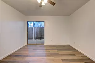 2110 Wilcrest Dr, Houston, TX 77042 - Photo 21