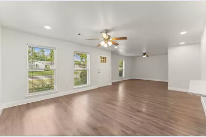 4135 Hill Oak Drive, Houston, TX 77092 - Photo 9